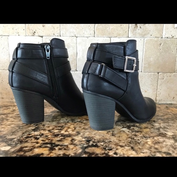 Black booties - Picture 3 of 3